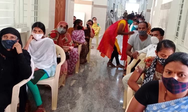 ಸಕಾಲಕ್ಕೆ ಲಸಿಕೆ ಸಿಗದೆ ಜನರಿಗೆ ಅತಂಕ