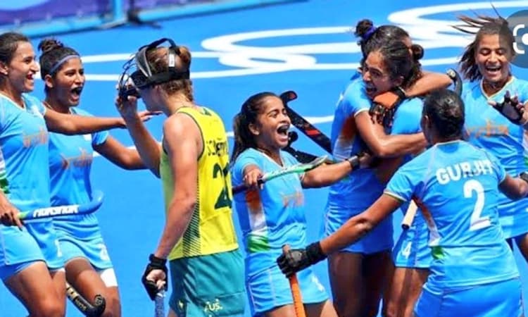 ಮತ್ತೊಂದು ಹಾಕಿ ವಿಕ್ರಮ:ಆಸೀಸ್ ತಂಡವನ್ನು ಸೋಲಿಸಿ ಸೆಮಿ ಫೈನಲ್ ಪ್ರವೇಶಿಸಿದ ಭಾರತ ವನಿತಾ ತಂಡ