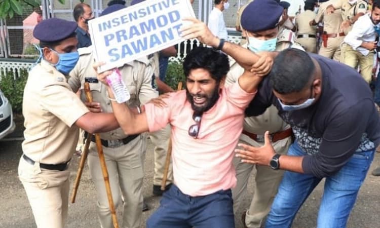 ಪಣಜಿ : ಹೆಣ್ಣು ಮಕ್ಕಳ ಕುರಿತು ಗೋವಾ ಸಿಎಂ ಹೇಳಿಕೆಗೆ ಯುವ ಕಾಂಗ್ರೆಸ್ ಆಕ್ರೋಶ, ಹಲವರ ಬಂಧನ