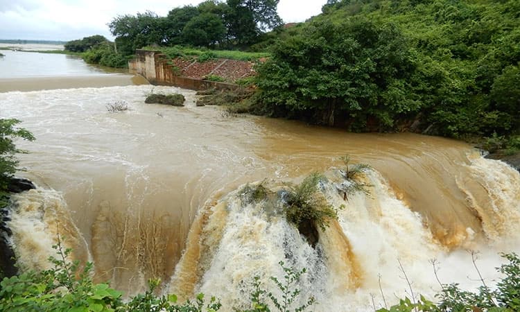 ಧುಮ್ಮಿಕ್ಕುತ್ತಿದೆ ಮದಗ ಮಾಸೂರು ಕೆರೆ ಜಲಧಾರೆ