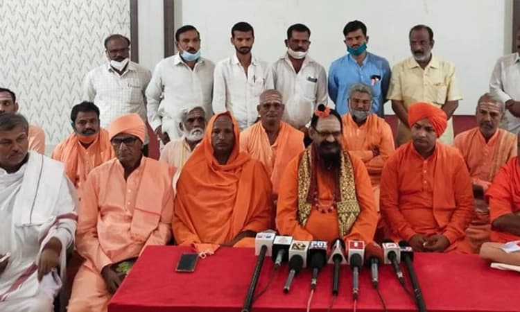 ವಿಜಯಪುರ ಜಿಲ್ಲೆಯ ಮಠಾಧೀಶರಿಂದ ಯಡಿಯೂರಪ್ಪಗೆ ಬೆಂಬಲ