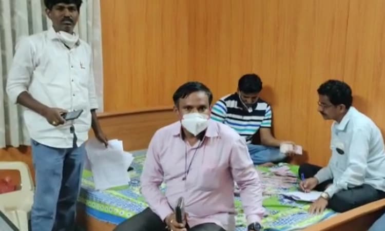 ಲಂಚ ಸ್ವೀಕಾರ : ಯಾದಗಿರಿ ಜಿಲ್ಲೆಯ ಭ್ರಷ್ಟ ಭೂಮಾಪಕ ಎಸಿಬಿ ಬಲೆಗೆ