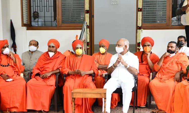 ರಾಜೀನಾಮೆ ಬಗ್ಗೆ ಯಡಿಯೂರಪ್ಪ ಏನು ಹೇಳಿಲ್ಲ: ಸಿಎಂ ಭೇಟಿಯ ಬಳಿಕ ಸಿದ್ದಗಂಗಾ ಶ್ರೀ