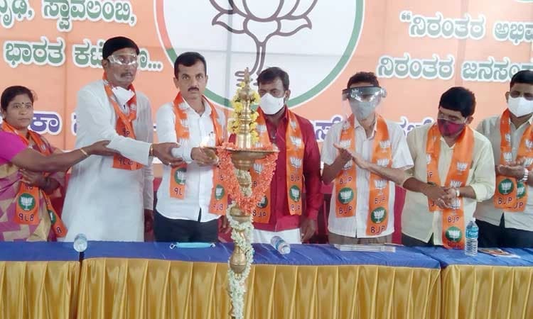 ಸರ್ಕಾರದ ಯೋಜನೆ ಜನರಿಗೆ ತಿಳಿಸಿ: ಪಾಟೀಲ್‌ 