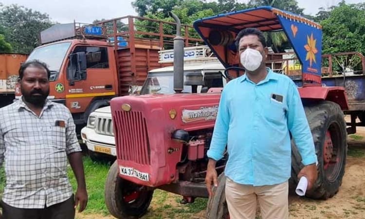 ಗಂಗಾವತಿ: ಅಕ್ರಮ ಮರಳು ಸಾಗಾಣಿಕೆ ಟ್ರ್ಯಾಕ್ಟರ್ ವಶಕ್ಕೆ