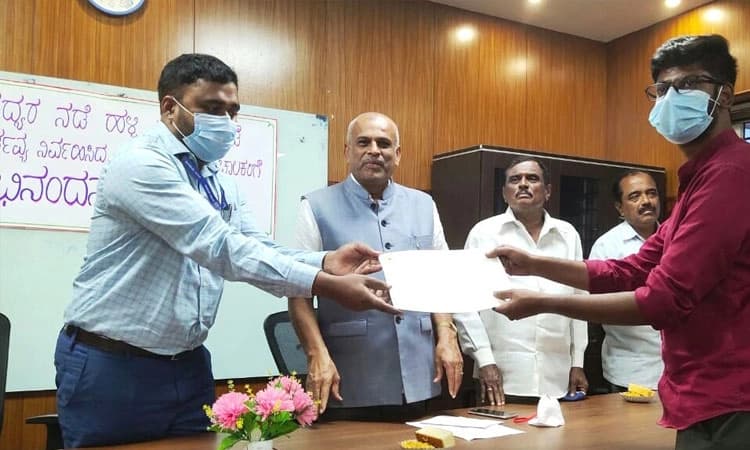 ಆರೋಗ್ಯ ಸಿಬ್ಬಂದಿಗೆ ಪ್ರಶಂಸೆ ಪತ್ರ