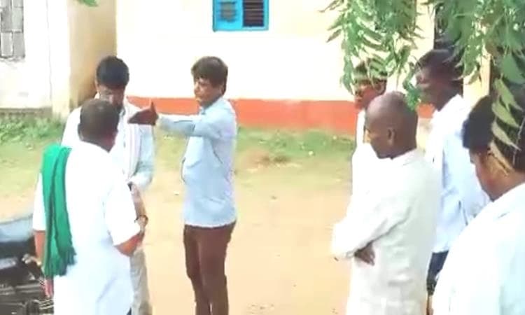 ಗ್ರಾಮ ಪಂಚಾಯಿತಿ ಪಿಡಿಒ-ಗುತ್ತಿಗೆದಾರ ಹೊಡೆದಾಟ