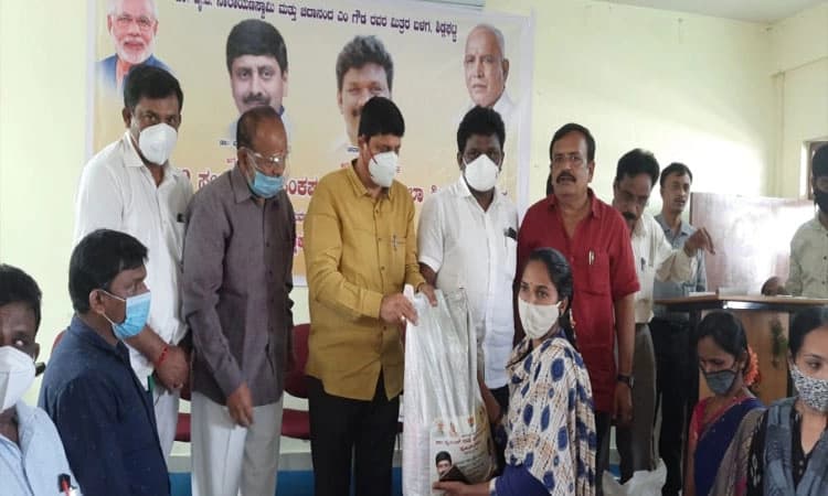 ರಾಜ್ಯದಲ್ಲಿ ಶಾಲೆಗಳನ್ನು ಆರಂಭಿಸಲು ಬಿಜೆಪಿ ವಿಧಾನ ಪರಿಷತ್ ಸದಸ್ಯ Y A.ನಾರಾಯಣಸ್ವಾಮಿ ಆಗ್ರಹ