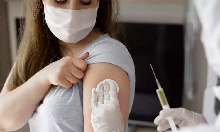 ರಾಜ್ಯ,ಕೇಂದ್ರಾಡಳಿತ ಪ್ರದೇಶಗಳಿಗೆ ಈಗಾಗಲೇ 37.93ಕೋಟಿ ಲಸಿಕೆ ಪ್ರಮಾಣಗಳ ಪೂರೈಕೆ : ಕೇಂದ್ರ  