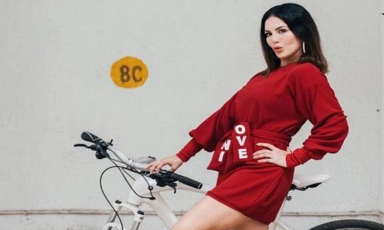 ಪೆಟ್ರೋಲ್ ಬೆಲೆ ಏರಿಕೆ ವಿರುದ್ಧ ಆಕ್ರೋಶ ಹೊರ ಹಾಕಿದ ನಟಿ ಸನ್ನಿ ಲಿಯೋನ್