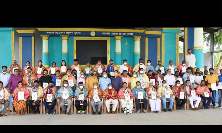 ಪ್ರಾಣಿಪಕ್ಷಿಗಳ ಹಸಿವು ನೀಗಿಸೋದು ನಾಗರಿಕರ ಕರ್ತವ್ಯ