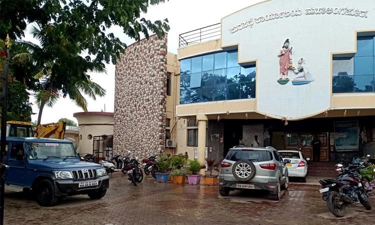 ಪುರಸಭೆಗೆ ಸಿಐಡಿ ಅಧಿಕಾರಿಗಳ ತಂಡ ಭೇಟಿ