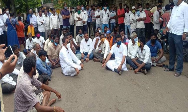 ಮೃತರ ಕುಟುಂಬಕ್ಕೆ ಪರಿಹಾರ ಘೋಷಿಸಲು ಆಗ್ರಹ