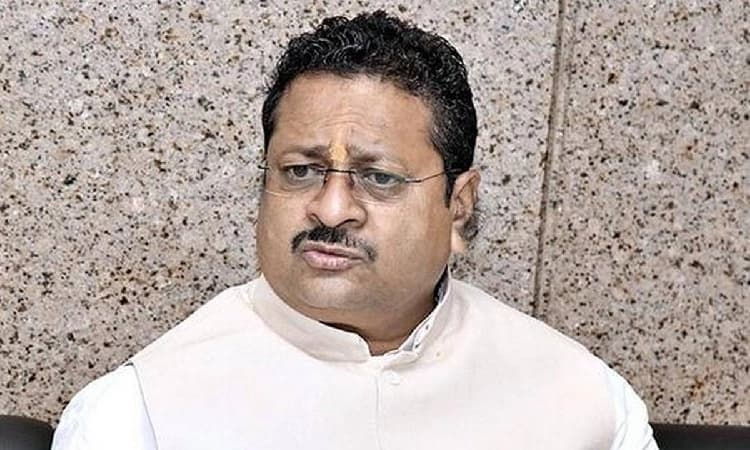 ಹಾಲಿ ಸಿಎಂ ಜೈಲಿಗೆ ಹೋದ ಉದಾಹರಣೆಗಳಿವೆ, ರಾಜಾಹುಲಿ ಅಂತ ಹೊಗಳಬೇಡಿ : ಯತ್ನಾಳ್