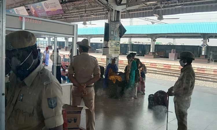 ರೈಲು ಮೂಲಕ ಆಗಮಿಸಿ ಕೋವಿಡ್ ಪರೀಕ್ಷೆ ಮಾಡಿಸಿಕೊಳ್ಳದೆ ಪರಾರಿ
