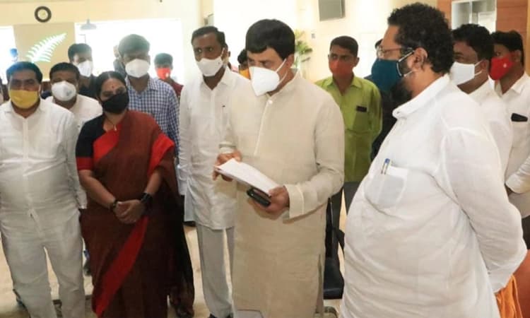 ಭವಿಷ್ಯದಲ್ಲಿ ಯತ್ನಾಳ್ ಗೆ ಉತ್ತಮ ದಿನ ಬರಲಿ, ಅವರ ಧ್ವನಿಗೆ ಧ್ವನಿಯಾಗಿರುತ್ತೇನೆ: ಯೋಗೇಶ್ವರ್