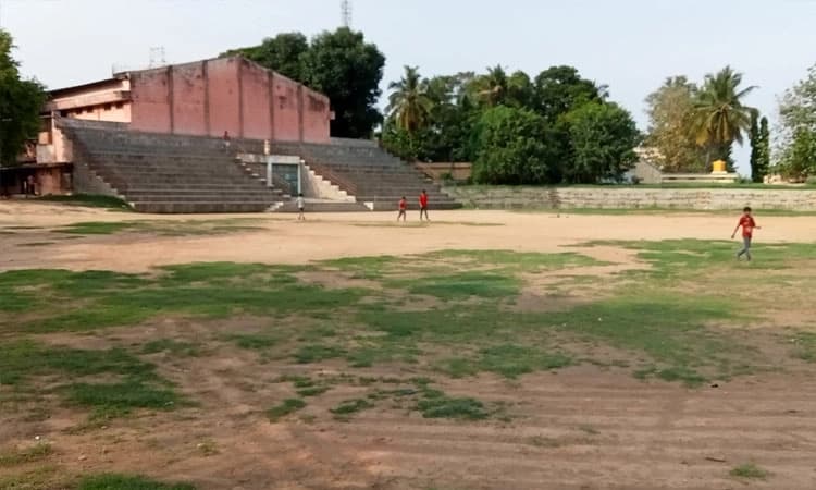 ಸೌಲಭ್ಯವಿಲ್ಲದೇ ಸೊರಗಿದ ಕ್ರೀಡಾಂಗಣ