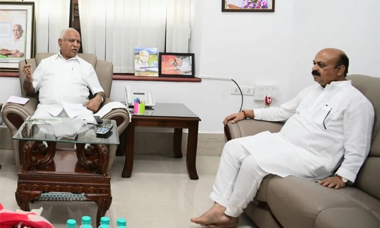 ಯಡಿಯೂರಪ್ಪ ನಿವಾಸಕ್ಕೆ ಮುಖ್ಯಮಂತ್ರಿ ಬಸವರಾಜ ಬೊಮ್ಮಾಯಿ ಭೇಟಿ