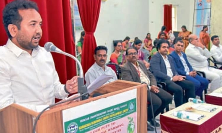 ನವೀಕರಿಸುವ ಇಂಧನ ಕ್ಷೇತ್ರದತ್ತ ಗಮನ ಅಗತ್ಯ