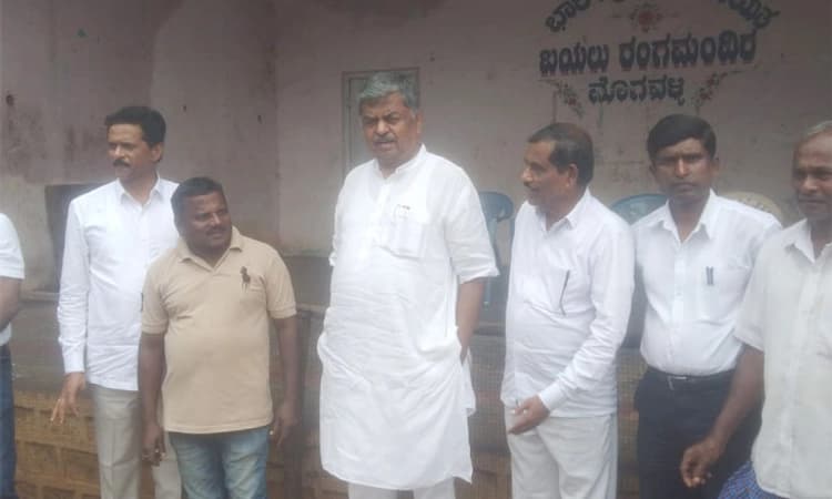 ನೆರೆಗೆ ಗುರಿಯಾಗಿದ್ದ ಮೊಗಳ್ಳಿಗೆ ಬಿ.ಕೆ.ಹರಿಪ್ರಸಾದ್ ಭೇಟಿ; ಗ್ರಾಮಸ್ಥರೊಂದಿಗೆ ಚರ್ಚೆ