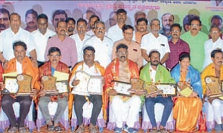 ಪತ್ರಕರ್ತರು ನ್ಯಾಯದ ಪರವಾಗಿರಲಿ: ಹೂಗಾರ