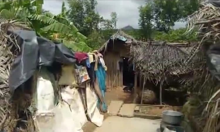 ಮೂಲಭೂತ ಸೌಲಭ್ಯಗಳನ್ನೇ ಕಾಣದ ಗ್ರಾಮ ಇದು : ಅಧಿಕಾರಿಗಳು, ಜನಪ್ರತಿನಿಧಿಗಳಿಗೆ ಗ್ರಾಮಸ್ಥರ ಶಾಪ