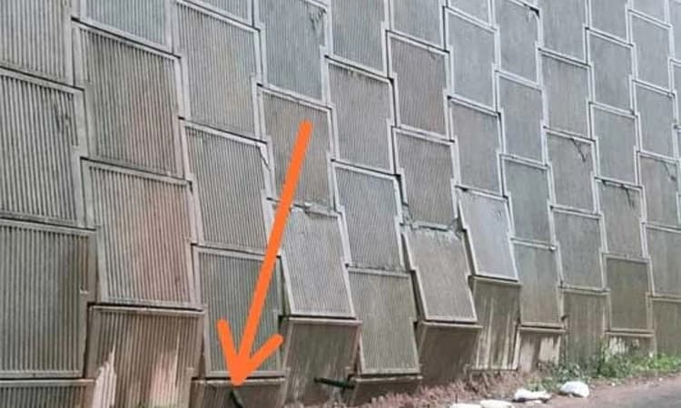 ಕುಸಿಯುವ ಹಂತದಲ್ಲಿ ಜಿಲ್ಲಾಡಳಿತ ಭವನದ ತಡೆಗೋಡೆ: ಮಡಿಕೇರಿ – ಮಂಗಳೂರಿಗೆ ಪರ್ಯಾಯ ಮಾರ್ಗ