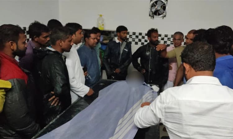 ಭಟ್ಕಳ: ಕಾರು ಸೇತುವೆಗೆ ಢಿಕ್ಕಿ; ತಂದೆ ಸಾವು, ಮಗಳಿಗೆ ಗಾಯ