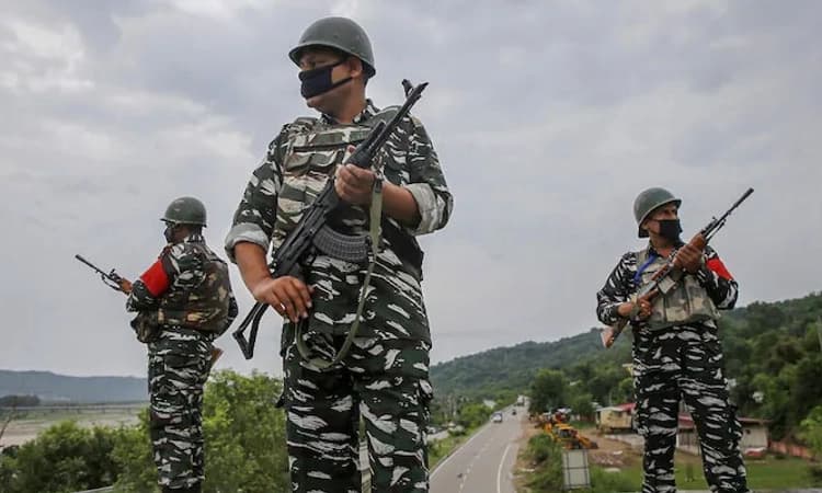 ಪುಲ್ವಾಮಾದಲ್ಲಿ ಭಯೋತ್ಪಾದಕರ ಗುಂಡಿನ ದಾಳಿ:  ಸಿಆರ್ ಪಿಎಆಫ್ ಯೋಧ ಹುತಾತ್ಮ