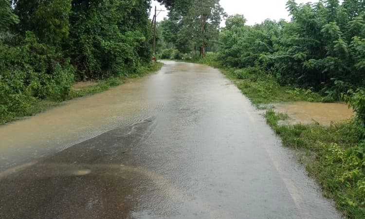 ಉಕ್ಕುತ್ತಿದೆ ವರದೆ: ಶಿರಸಿ- ಬನವಾಸಿ ಸಂಪರ್ಕ ಬಂದ್‌ ಆತಂಕ