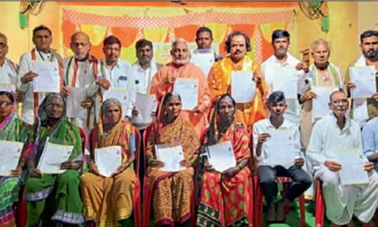 ಜನ್ಮದಿನಕ್ಕೆ 426 ಆಯುಷ್ಮಾನ್‌ ಚೀಟಿ ವಿತರಣೆ