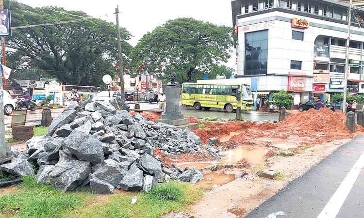 ಮಳೆ: ಆರಂಭದಲ್ಲೇ ಬಾಕಿಯಾದ ಶಾಸ್ತ್ರೀ ವೃತ್ತ