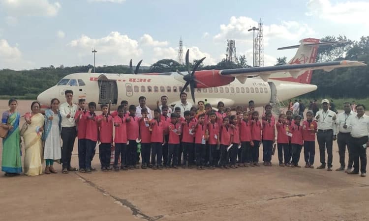 Flight Tour: ಶೈಕ್ಷಣಿಕ ಪ್ರವಾಸಕ್ಕೆ ವಿಮಾನದಲ್ಲಿ ತೆರಳಿದ ಸರಕಾರಿ ಶಾಲೆ ವಿದ್ಯಾರ್ಥಿಗಳು!