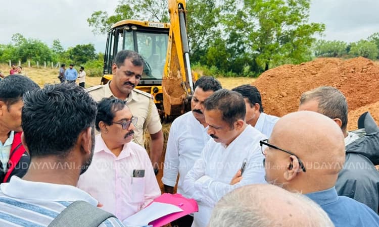 Karkala: ನಂದಿಕೂರು-ಕೇರಳ ಹೈಟೆನ್ಷನ್ ವಿದ್ಯುತ್ ತಂತಿ ಯೋಜನೆ ಕಾಮಗಾರಿಗೆ ತಡೆ