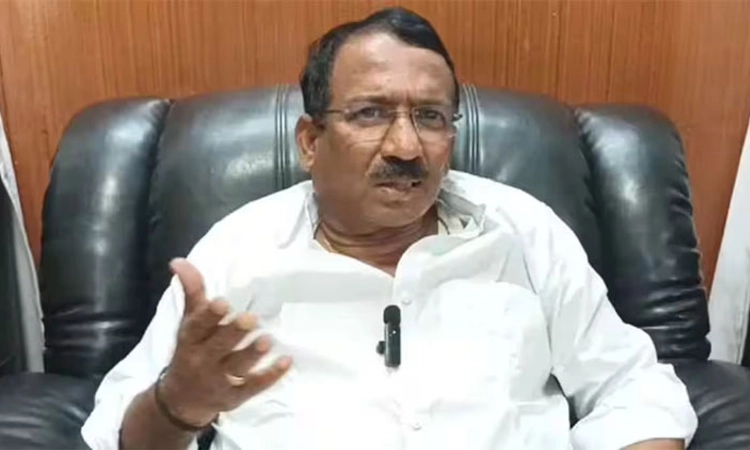 R. B. Timmapur: ಮದ್ಯದಂಗಡಿ ಮಂಜೂರಿಗೆ ಲಂಚ ಕೇಳಿದ್ದ ಇಬ್ಬರ ಅಮಾನತು