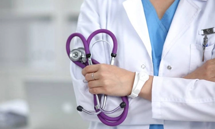 Ballari District Hospital: ಬಾಣಂತಿಯರ ಸಾವಿಗೆ ವೈದ್ಯರಲ್ಲ, ದ್ರಾವಣ ಕಾರಣ’