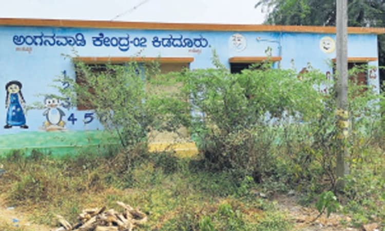 ದೋಟಿಹಾಳ: ಉದ್ಘಾಟನೆ ಕಾಣದೆ ಅಂಗನವಾಡಿ ಕಟ್ಟಡ ಅನಾಥ