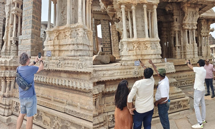 ಹೊಸಪೇಟೆ: ಸ್ಕ್ಯಾನ್‌ ಮಾಡಿ, ಹಂಪಿ ಕಂಬಗಳ ಸಪ್ತ ಸ್ವರ ಕೇಳಿ
