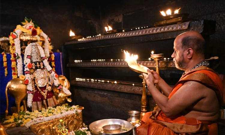 Udupi:ಗೀತಾರ್ಥ ಚಿಂತನೆ 103: ಪಂಡಿತರೆಂದರೇನು?ಅಥವ ಪಂಡಿತರೆಂದರೆ ಯಾರು?