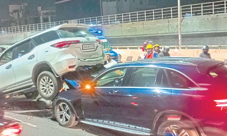 Bengaluru: ಕಾರು ಅತಿವೇಗವಾಗಿ ಬಂದು ಬೇರು ಕಾರುಗಳಿಗೆ ಡಿಕ್ಕಿ: ಸರಣಿ ಅಪಘಾತ