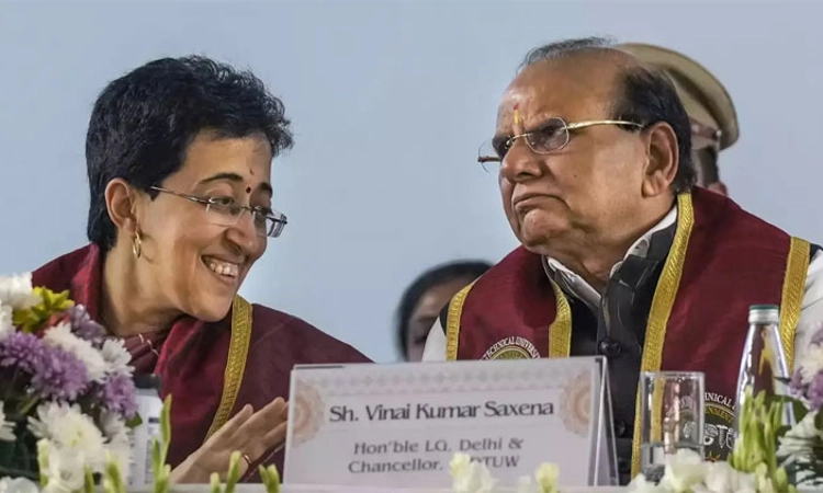 Delhi: ಕೇಜ್ರಿವಾಲ್‌ಗಿಂತ ಆತಿಶಿ ಸಾವಿರಪಟ್ಟು ಉತ್ತಮ: ಲೆ.ಗ.ಸಕ್ಸೇನಾ!
