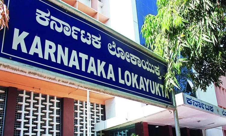 Mangaluru: ಗಣಿ ಮತ್ತು ಭೂವಿಜ್ಞಾನ ಇಲಾಖೆಯ ಅಧಿಕಾರಿ ಕೃಷ್ಣವೇಣಿ ಮನೆ ಮೇಲೆ ಲೋಕಾ ದಾಳಿ