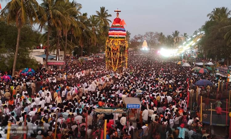 ಭಕ್ತ ಸಾಗರದ ನಡುವೆ ಶುಕಮುನಿಸ್ವಾಮಿಗಳ ರಥೋತ್ಸವ, ತಾತನ ದರ್ಶನ ಪಡೆದ ಸಾವಿರಾರು ಭಕ್ತರು