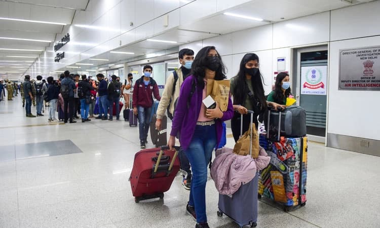 “8 ಕಿ.ಮೀ. ನಡೆದೇ ಬಂದೆವು…’; ತಾಯ್ನಾಡು ತಲುಪಿದ ವಿದ್ಯಾರ್ಥಿಗಳ ಮಾತು