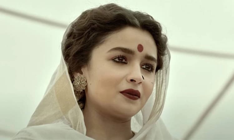 3 ದಿನ 40 ಕೋಟಿ?: ಭರ್ಜರಿ ಯಶಸ್ಸಿನತ್ತ ಕಥಿಯಾವಾಡಿಯ ಗಂಗೂಬಾಯಿ!