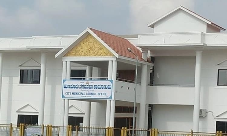 ನಗರಸಭೆ ಮಳಿಗೆ ಹರಾಜಿನಿಂದ 1.41ಕೋಟಿ ಆದಾಯ : 20 ವರ್ಷಗಳ ಬಳಿಕ ಹರಾಜಾದ ಮಳಿಗೆಗಳು