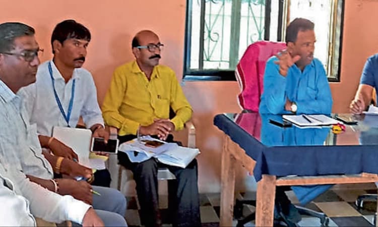 ಅಧಿಕಾರಿಗಳ ಕಾರ್ಯವೈಖರಿಗೆ ಗ್ರಾಹಕರ ಅಸಮಾಧಾನ