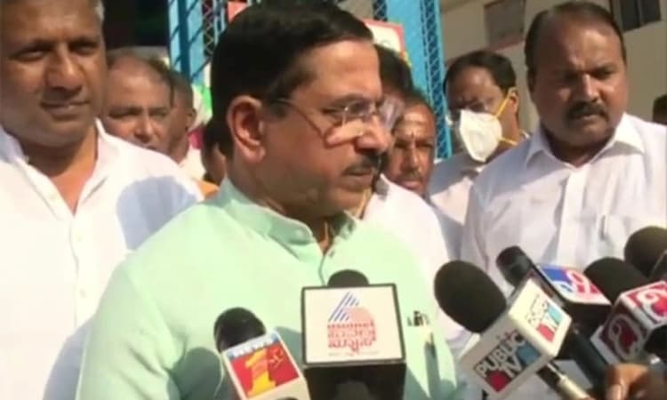 ಹಿಜಾಬ್ ವಿವಾದ ಭಾರತದ ಹೆಸರು ಕೆಡಿಸುವ ಪ್ರಯತ್ನ: ಕೇಂದ್ರ ಸಚಿವ ಪ್ರಹ್ಲಾದ ಜೋಶಿ