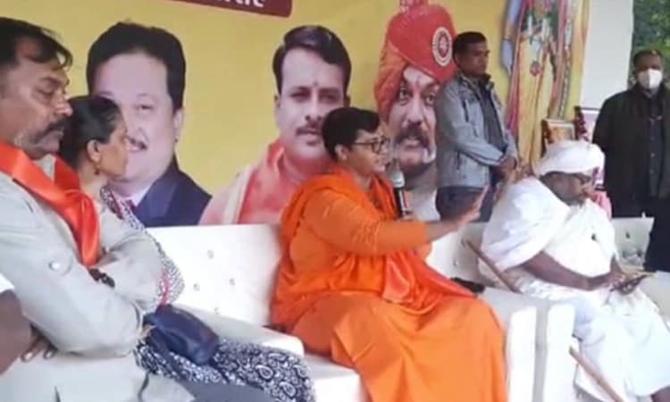 ಮನೆಯಲ್ಲಿ ಹಿಜಾಬ್ ಧರಿಸಿ..ಆದರೆ ಸಾರ್ವಜನಿಕ ಸ್ಥಳದಲ್ಲಿ ಧರಿಸಿದರೆ ಸಹಿಸಲ್ಲ: ಪ್ರಜ್ಞಾ ಸಿಂಗ್