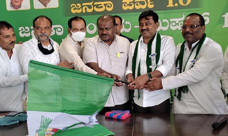 ಬೆಂಬಲಿಗರೊಂದಿಗೆ ಜೆಡಿಎಸ್ ಸೇರಿದ ನಿವೃತ್ತ ಸೈನಿಕ ಶಿವಾನಂದ ಪಾಟೀಲ್